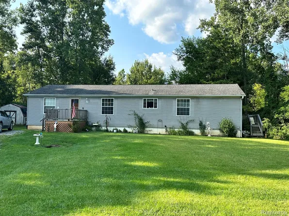 5262 Piersonville Rd, Columbiaville, MI 48421