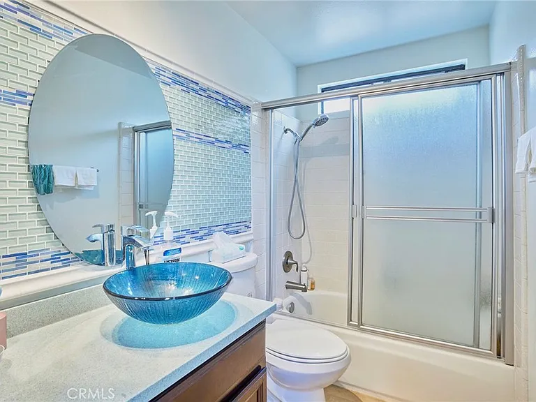 1409 Lakeside Ln — Photo 25