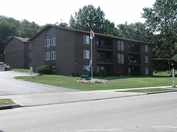 2nd image of 24130-36 Euclid Ave #30-C2