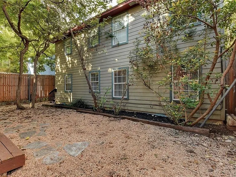 2714 Whitis Ave #B — Photo 20