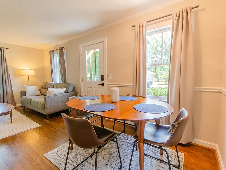 1031 Dell Ave SE — Photo 11