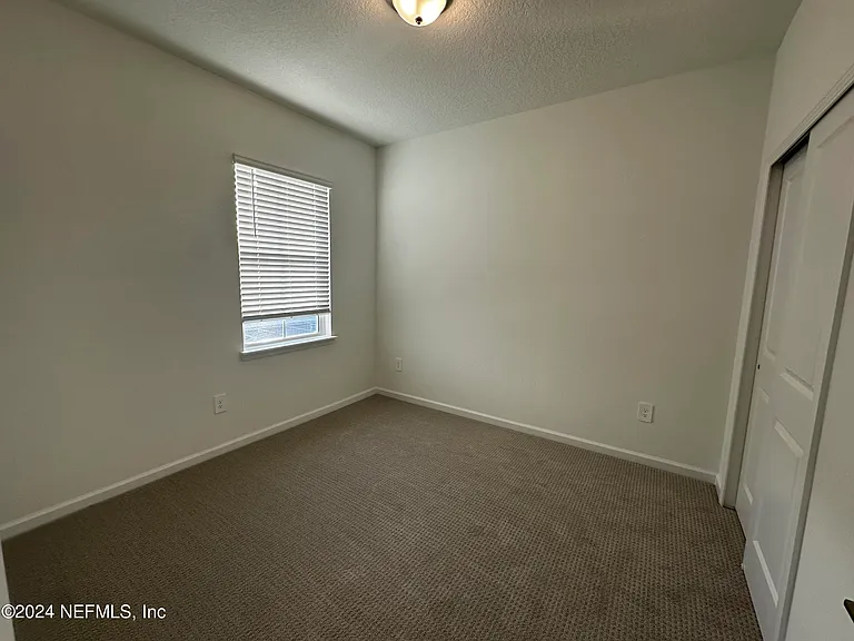 545 Brandon Lakes Dr — Photo 30