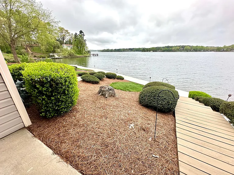 14051 Queens Harbor Rd — Photo 35