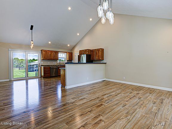 2nd image of 688 Meadowland Trl