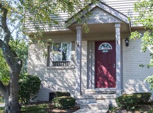 2040 Orchard Crest St, Shelby Township, MI 48317