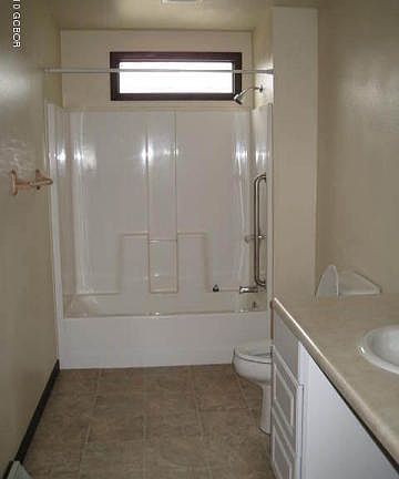 4th image of 210 N 6th St