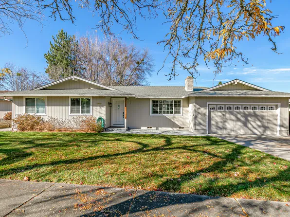 1569 Papago Dr, Medford, OR 97504