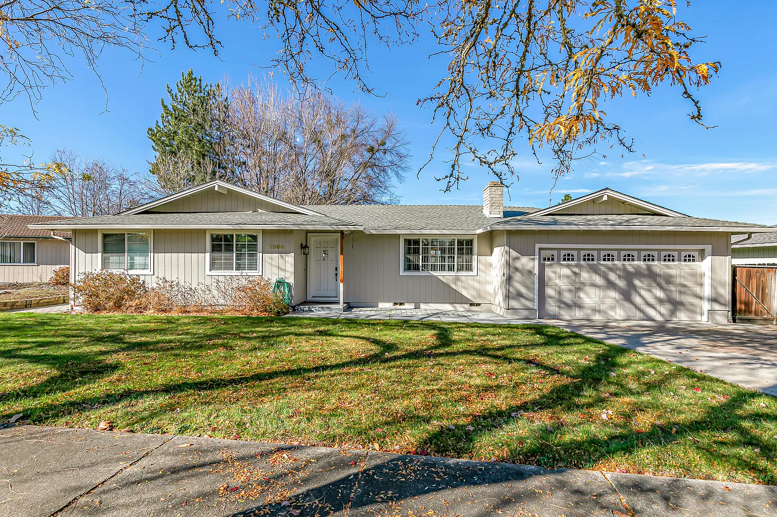 1569 Papago Dr photo 1
