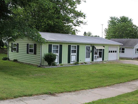 2nd image of 451 Pleasant St
