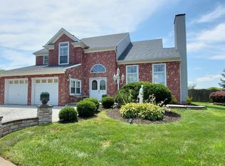 11 Anderson Ct, Sayreville, NJ 08872
