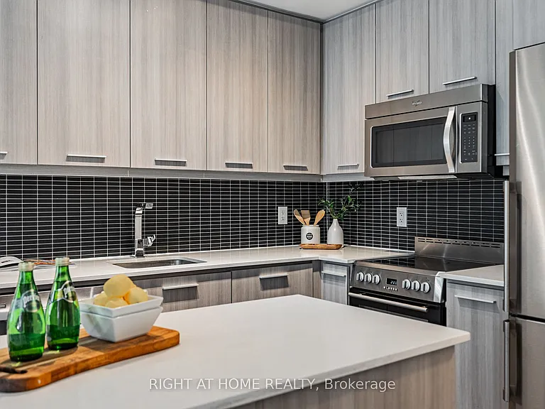 105 George St #312 — Photo 9
