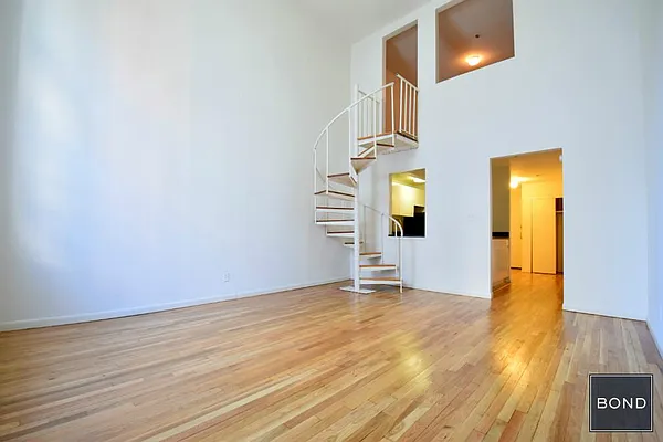 Rented by Bond New York | media 37