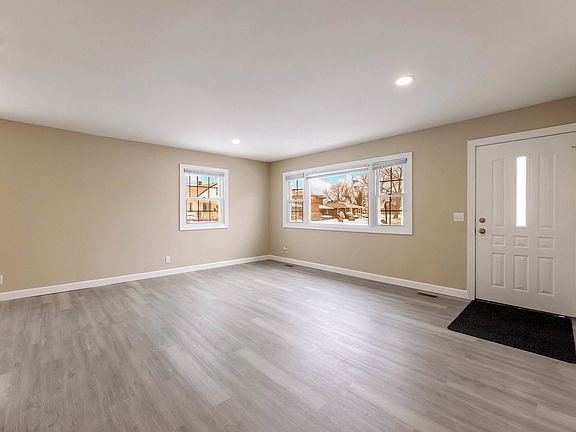2nd image of 1616 Wilcox St