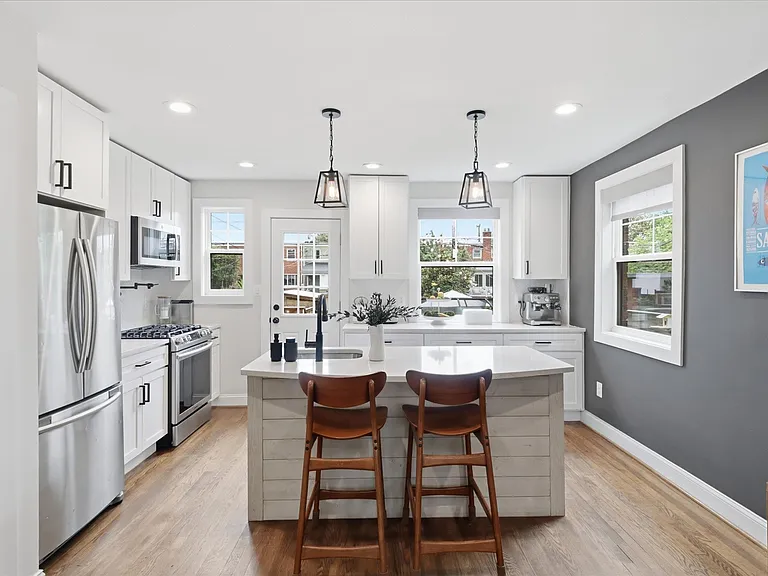 625 S Henry St — Photo 13