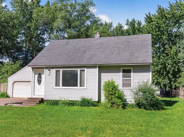 9 Park Dr, Circle Pines, MN 55014