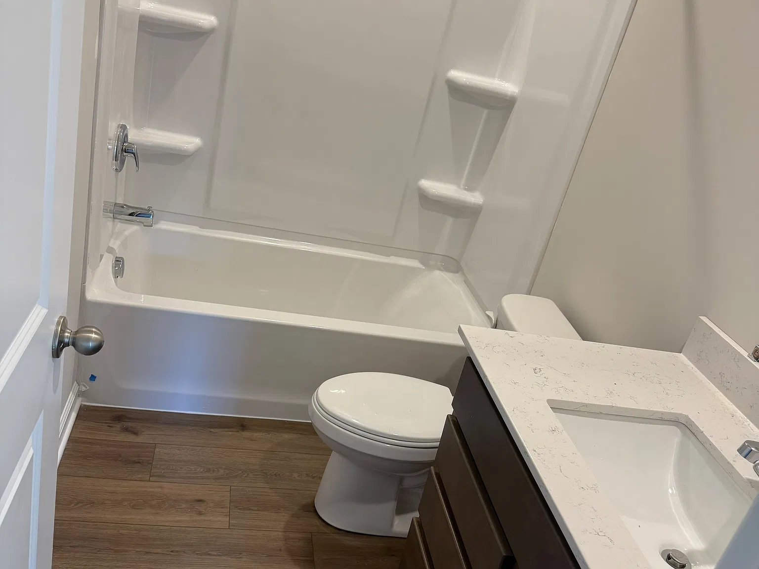 3 bed, 1100 sqft, $1,900 — Photo 4