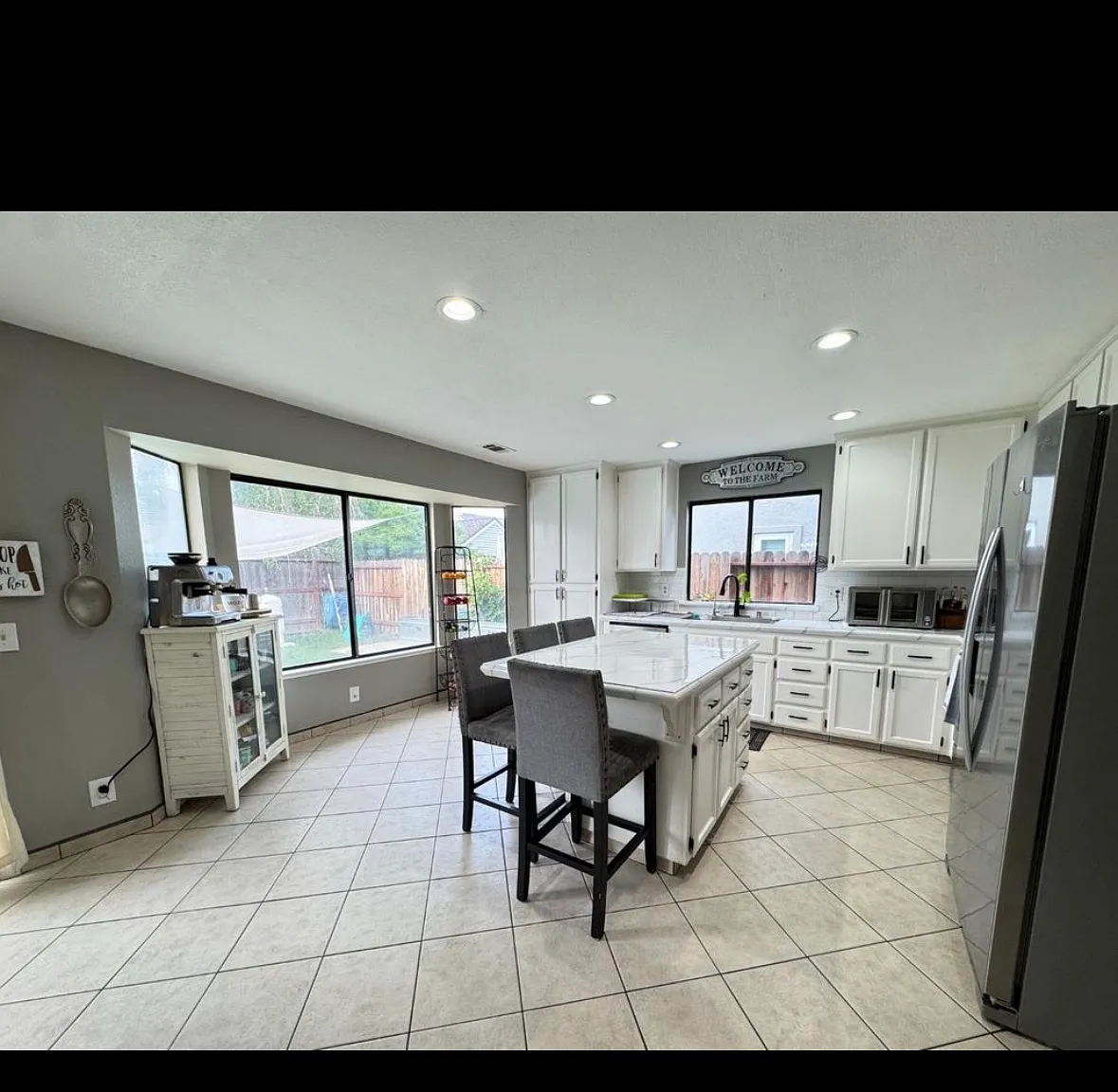 3 bed, 2.5 bath, 2125 sqft, $2,700 — Photo 2