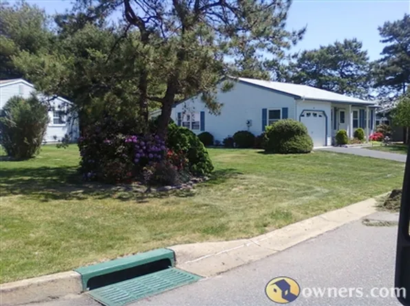 48 Berkshire Rd, Whiting, NJ 08759