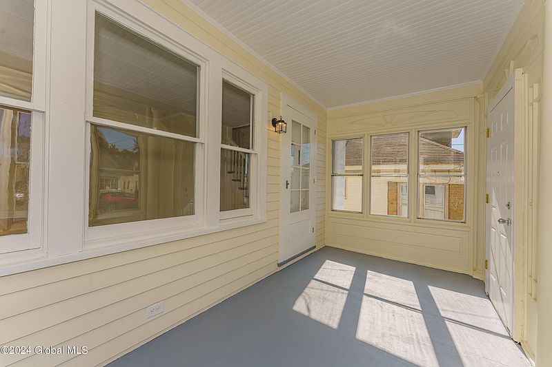 5th image of 37 Lawn Avenue