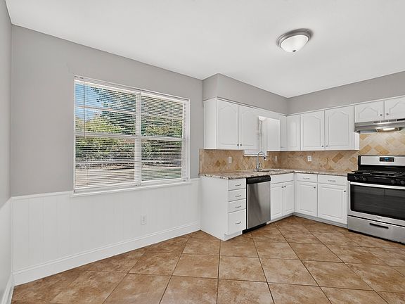 2nd image of 917 Miranda Dr