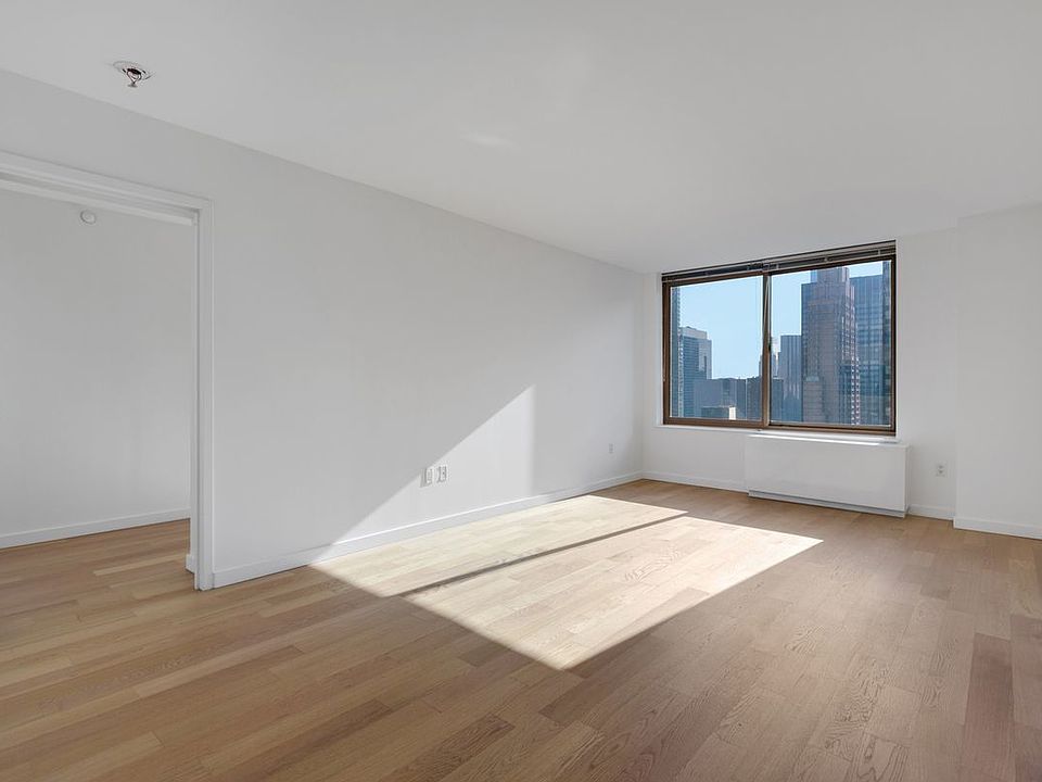 1st image of 260 W 54th St APT 42I