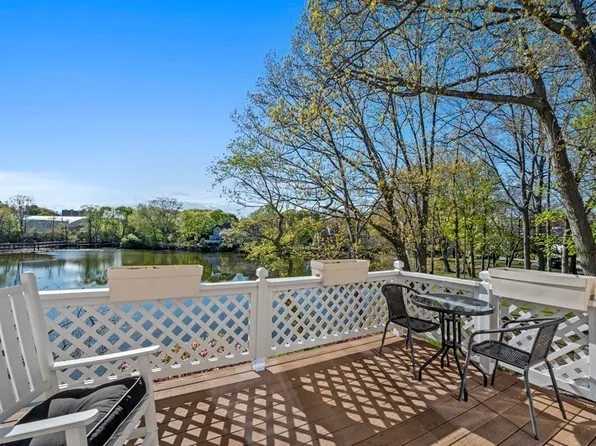 4 Tedesco Pond Pl, Marblehead, MA 01945