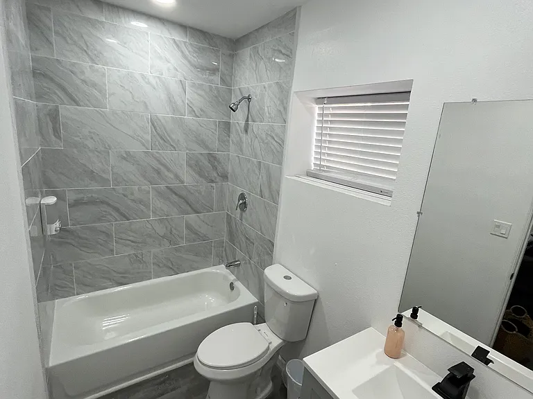 1204 Sawmill Rd NW #1 — Photo 5