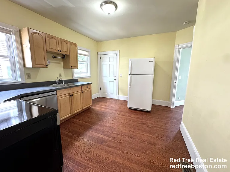 71 Winchester St #1 — Photo 4