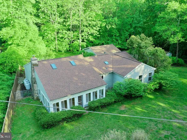 8351 N Point Rd, Manassas, VA 20112