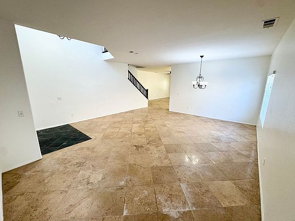 3rd image of 4132 Grandview Dr