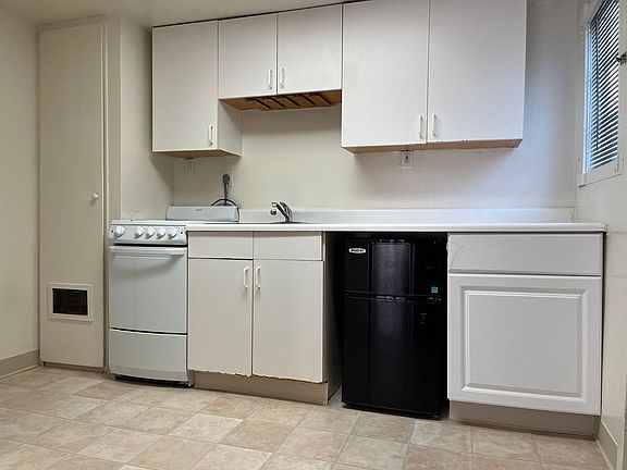 4th image of 644-48 Nautilus St #644A