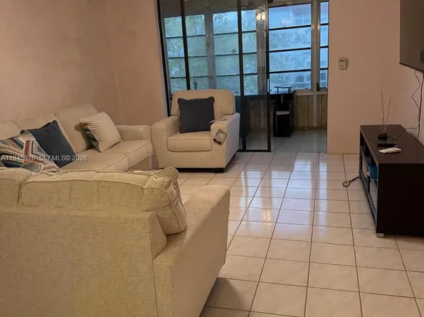 2850 Somerset Dr APT 309L, Lauderdale Lakes, FL 33311