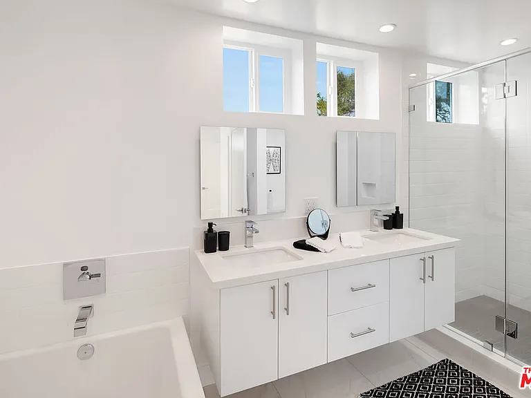 855 1/2 Hyperion Ave — Photo 11