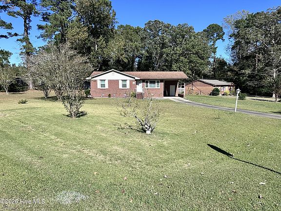 5th image of 105 Woodlawn Drive