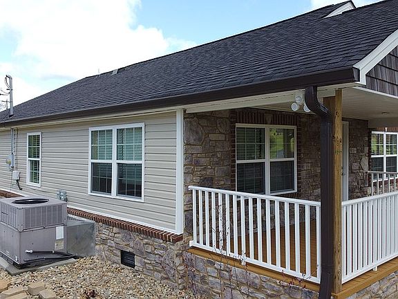 4th image of 3506 Cherokee Dr