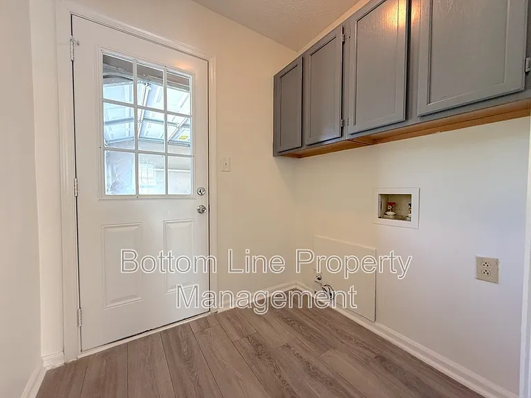 4013 Inglehurst Dr — Photo 9