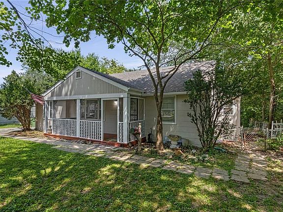 3rd image of 6625 Elm Ave