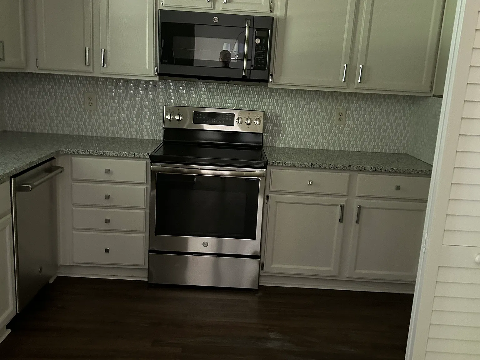 3 bed, 2.5 bath, 1950 sqft, $2,350 — Photo 3