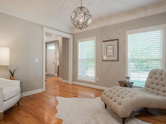 4th image of 4102 Hammersmith Cir