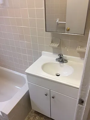 Rented by Metroline Realty | media 31