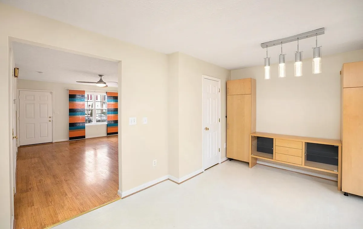 Building Photo - 3917 Saint Michaels Sq