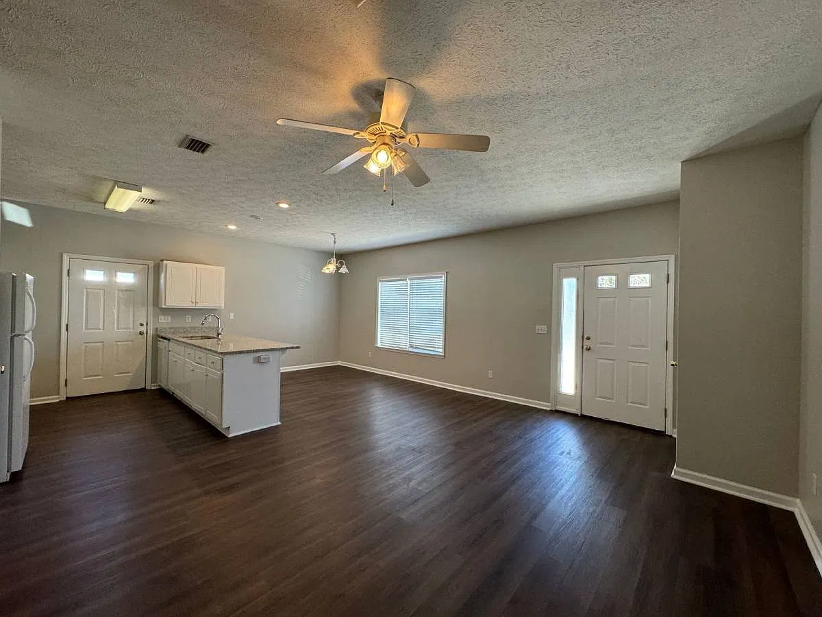 1405 E 14th St #1 in Lynn Haven, FL 32444 — Photo 2