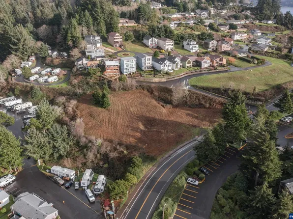 1005 SE Bay Blvd, Newport, OR 97365