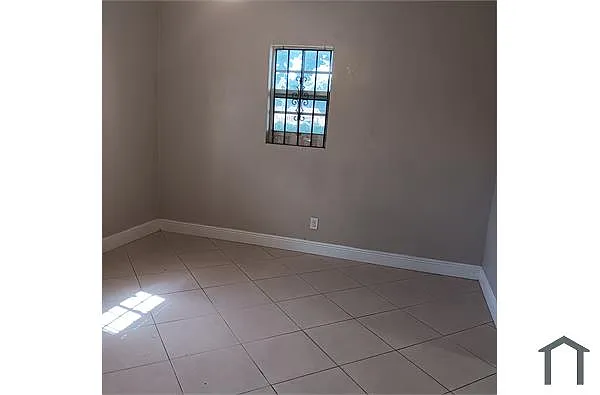 Building Photo - 6055 NW 24th Ct