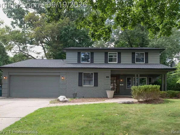 912 S Glenhurst Dr, Birmingham, MI 48009