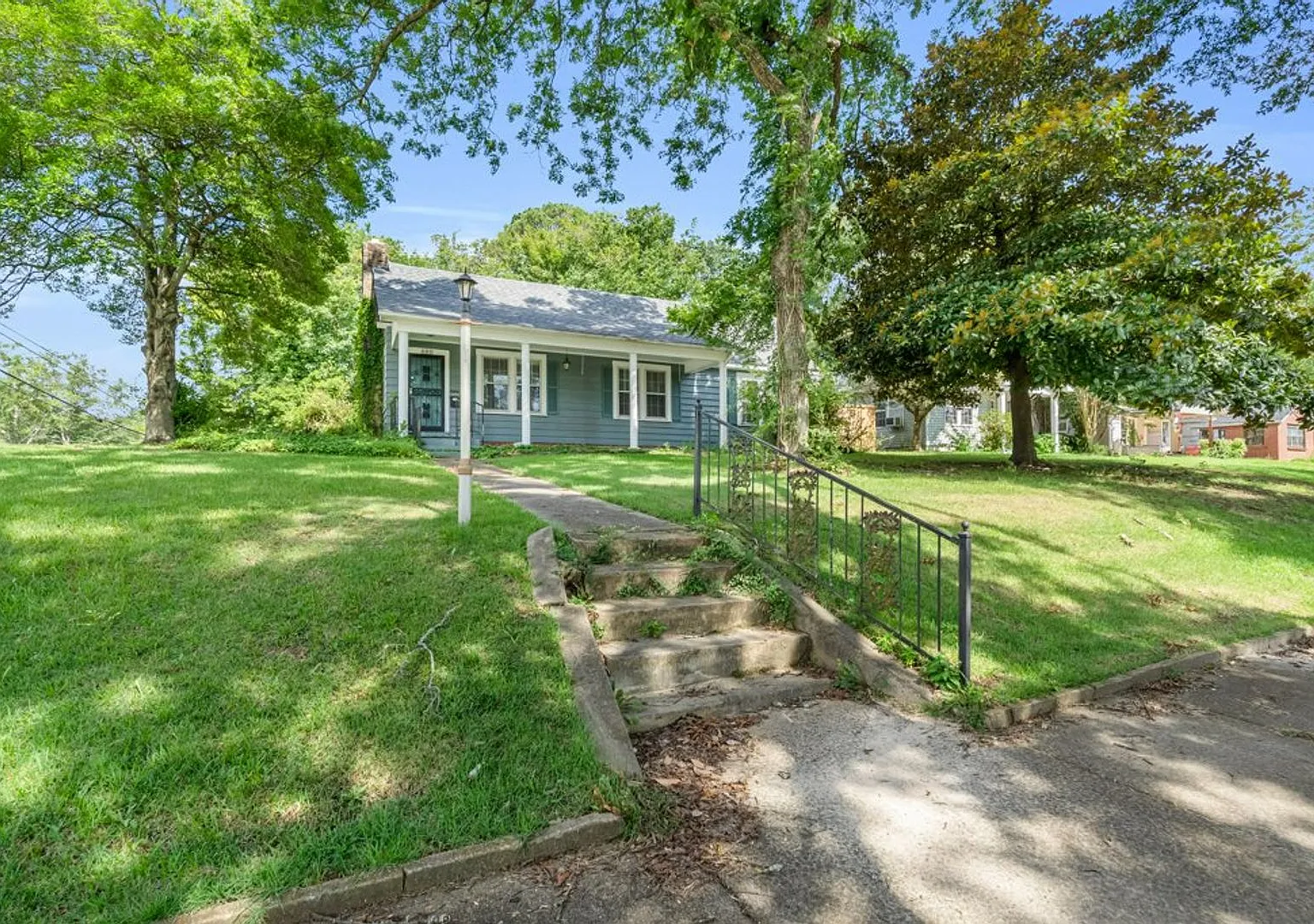 Renovated 3 Bedroom 2 Bath Home for Rent! — Photo 3