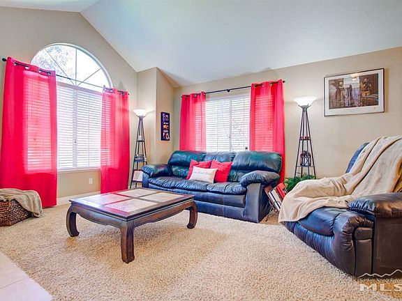 4th image of 1065 Wisteria Dr