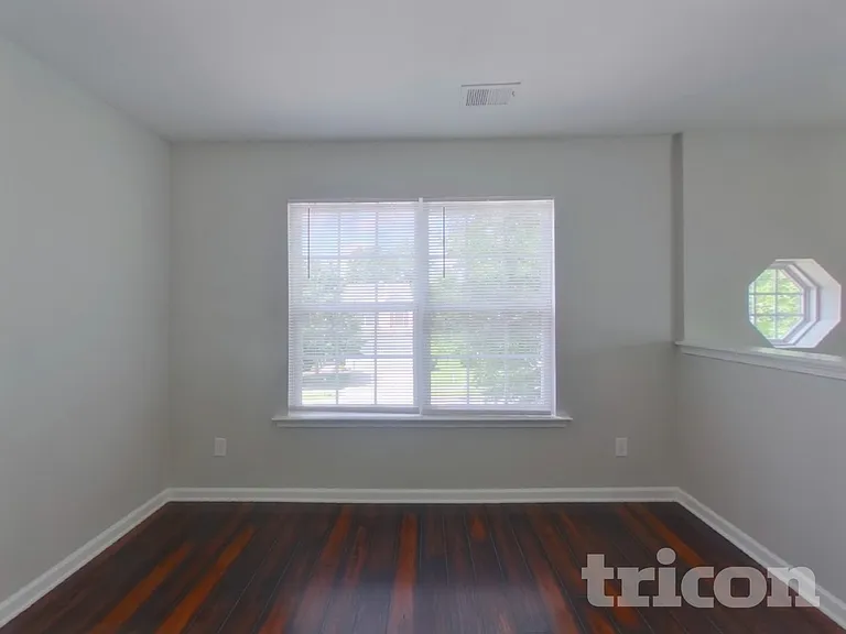 4715 Abercromby St — Photo 21