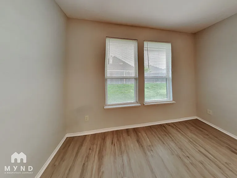 414 Jasmine Cir — Photo 27