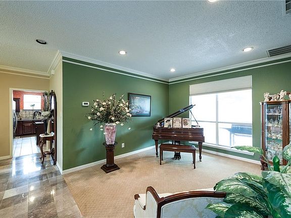 4th image of 2133 Carrington Ave